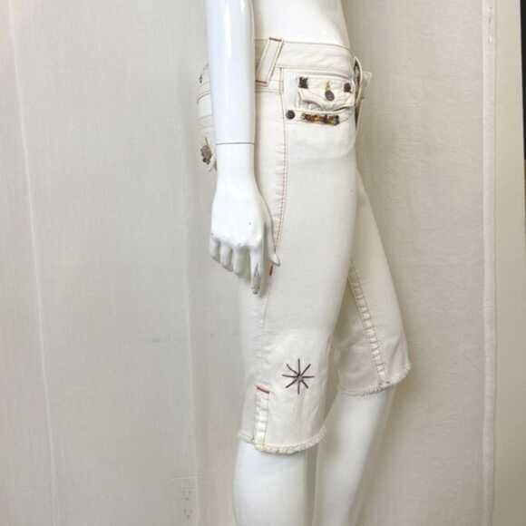 True Religion Jean Size 2 Embroidered Tan Bermuda Shorts - Picture 5 of 13